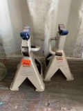 2 jack stands