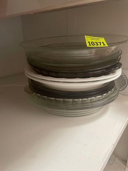 various glass pie pans