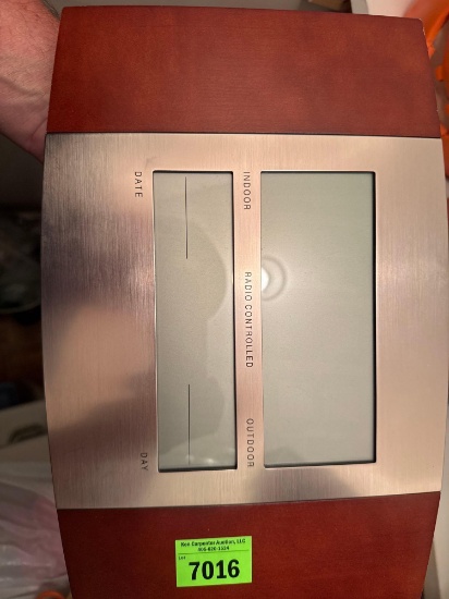 digital Time and temperature clock