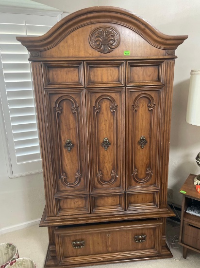 armoire stand