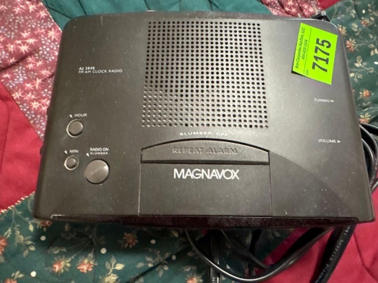 Magnavox clock radio