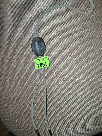bolo tie