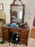 vanity w/ mirror