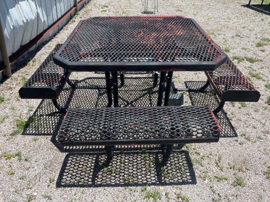 metal picnic table