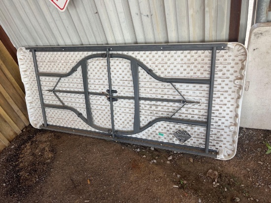 6ft folding plastic table