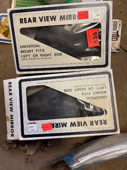 Set of universal mirrors