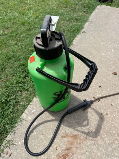 Lawn sprayer