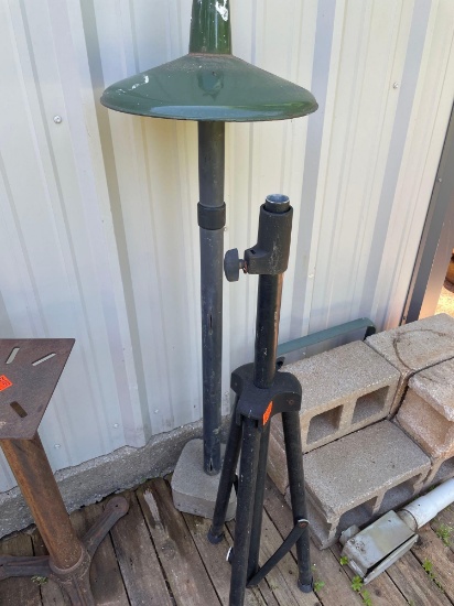 Tripod and lamp