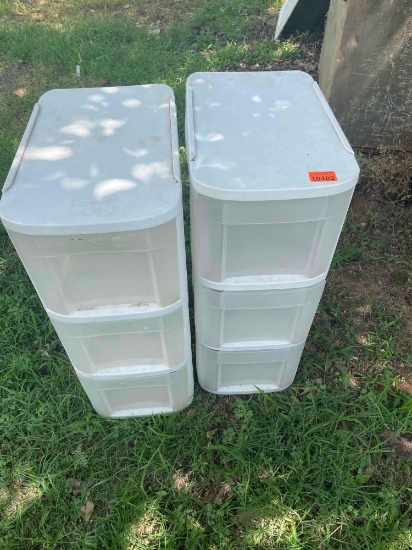Plastic storage container with drawers