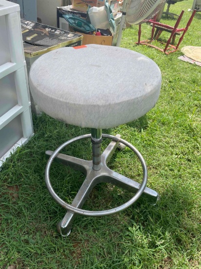 Roll around stool