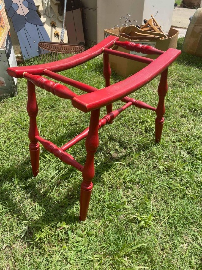 Wooden suitcase holder