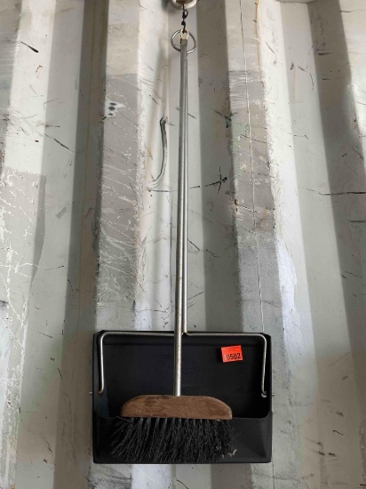 Broom and dust pan