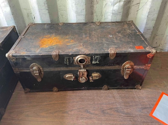 Steam trunk *BUYER IS RESPONSIBLE FOR DISASSEMBLE AND LOAD*