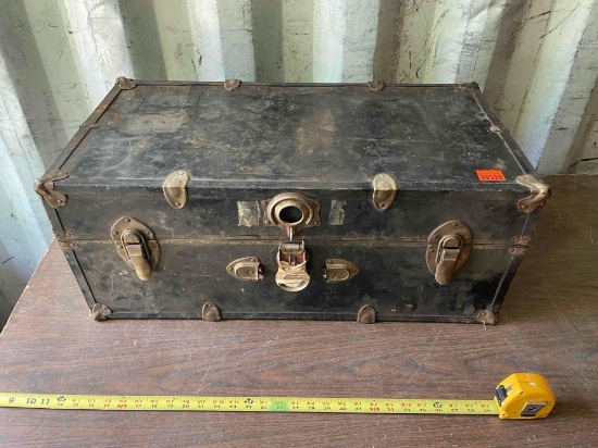 Steam trunk *BUYER IS RESPONSIBLE FOR DISASSEMBLE AND LOAD*