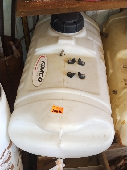 Sprayer tank