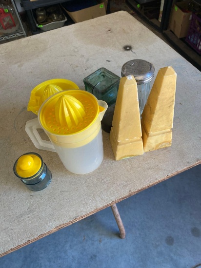2 juicers, glass, sugar shaker, Obelisks made in Italy