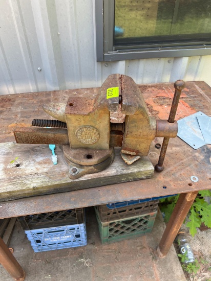 Bench vise