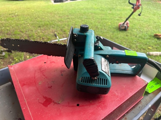 Makita chain saw