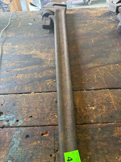 Pipe wrench