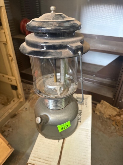 Kerosene lantern