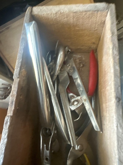 Hand rivet gun and can opener