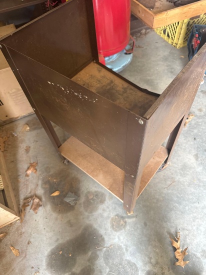 Metal roll around cart