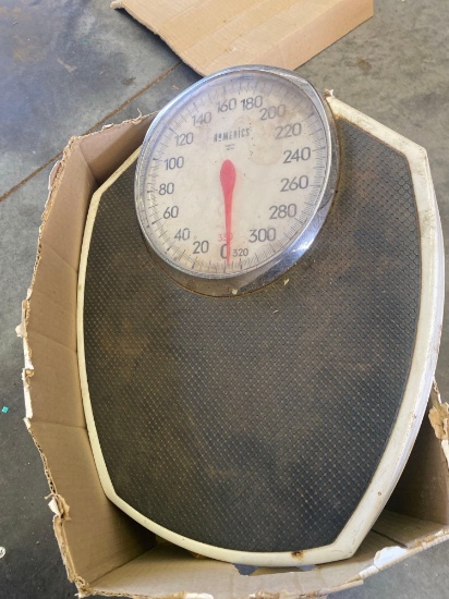 Scale and light fixture globes