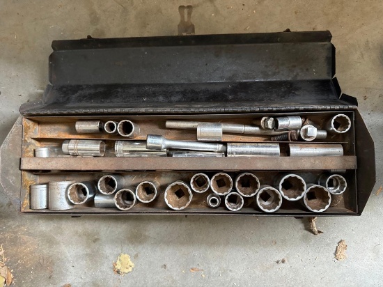 Hand ratchet and sockets