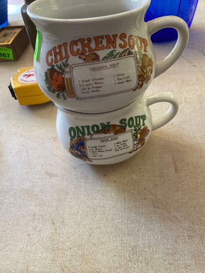 2 Soup mugs with 2 miniature locks with keys