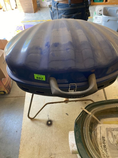 Small outdoor propane grill