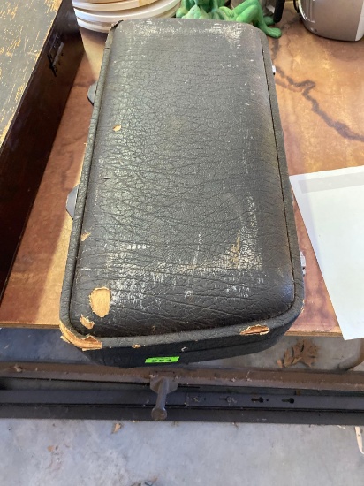 Empty lined carry case