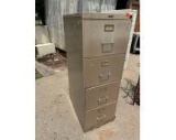 4 Drawer filing cabinet *BUYER IS RESPONSIBLE FOR LOADING*