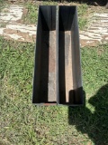 2 metal trays