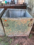 Metal vintage cooler box