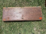 Wooden closing box