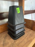 4 plastic blocks