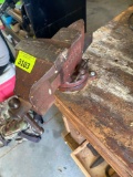 Bench vise