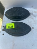 2 Vintage cast iron irons