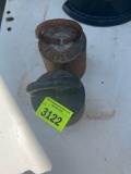 2 cast iron weights