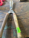 Hedge trimmers