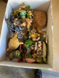 This lot contains miscellaneous figurines, such as turtles, butterflies, seashells, and more