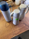 Mixed lot of thermoses