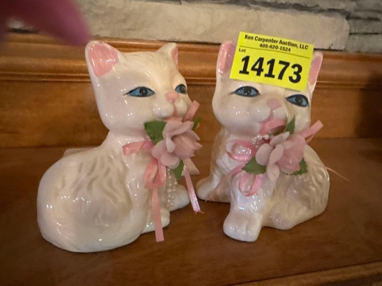 Pair of cats ceramic