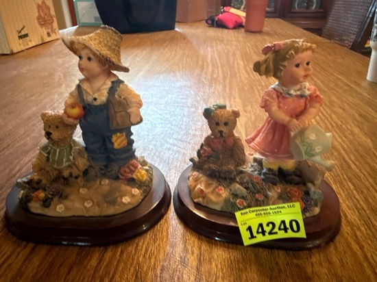 2 figurines