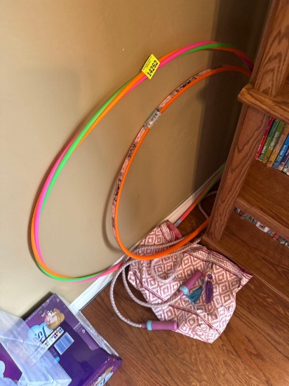 Jump ropes and Hula hoops