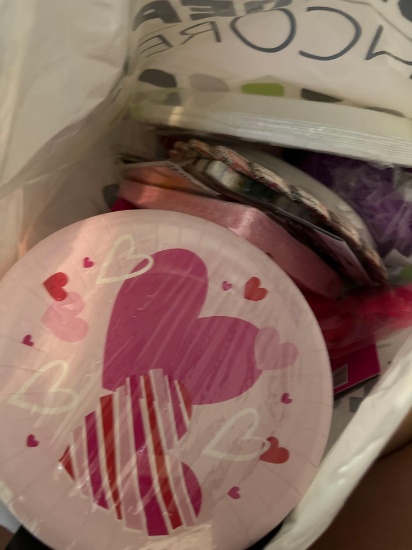 seasonal plastic plates and napkins