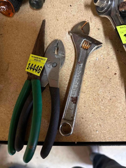pliers, cresoent