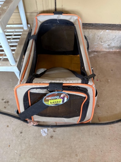 pet carrier
