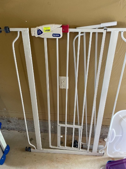 Top paw pet gate