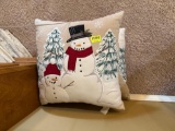 2 Snowman pillows